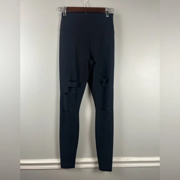 Alo Women’s High-Waist Ripped Warrior 7/8 length Legging Black Small - Picture 2 of 6